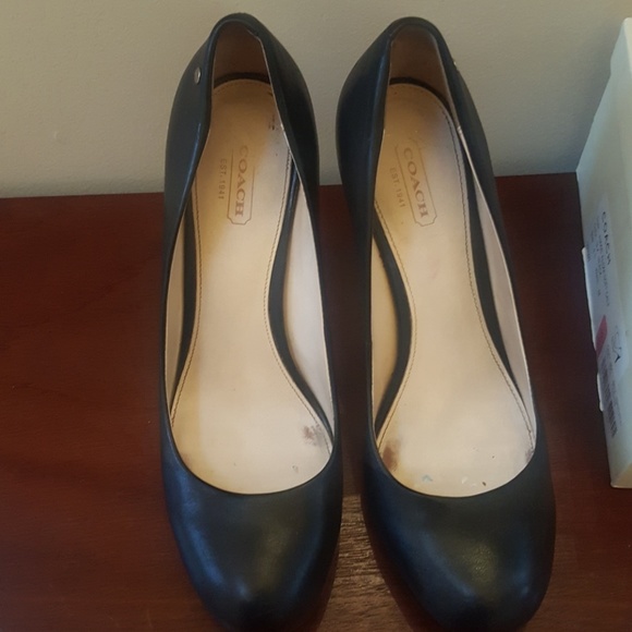 Black Leather Coach Alexa 8 Round Toed Pumps - Picture 2 of 6